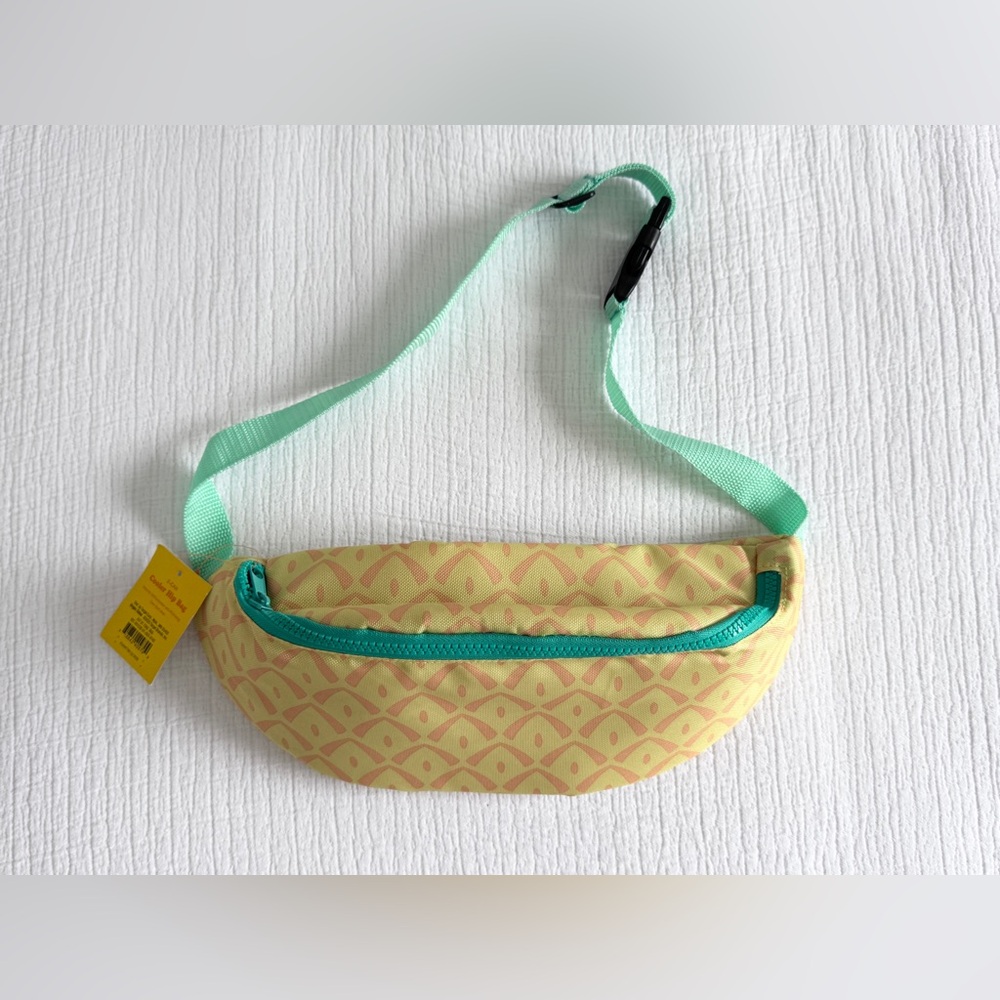 NWOT Sun Squad Pineapple Cooler Hip Bag 2 Can Fanny Pack